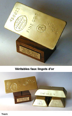 Reproduction de Lingot d'Or montés sur socle en bois verni